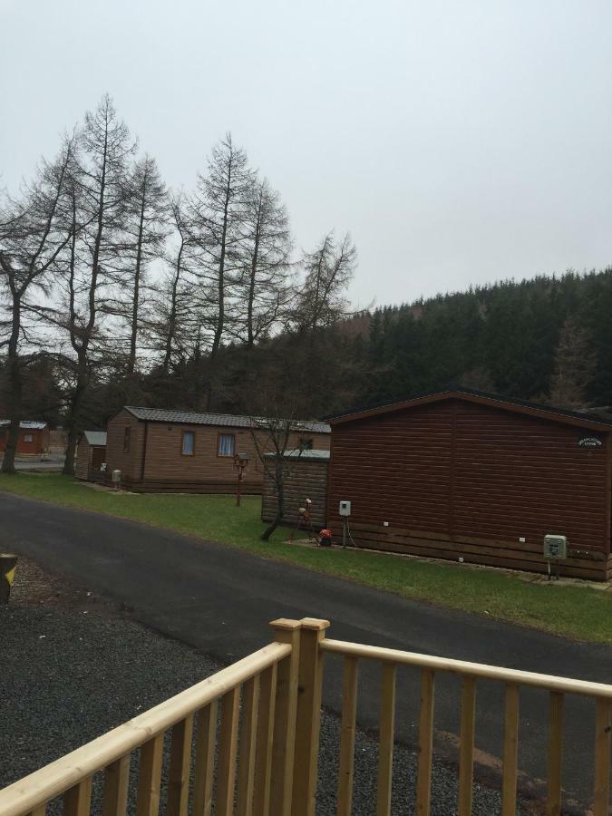 Lewis Lodge Perth Exterior photo